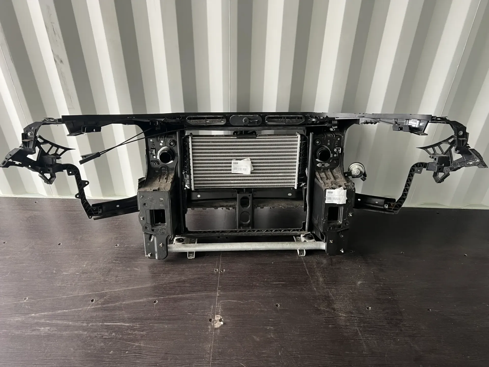 Second image of Mercedes ML/GL/GLE W166 X166 Headlight Carrier A0995002900