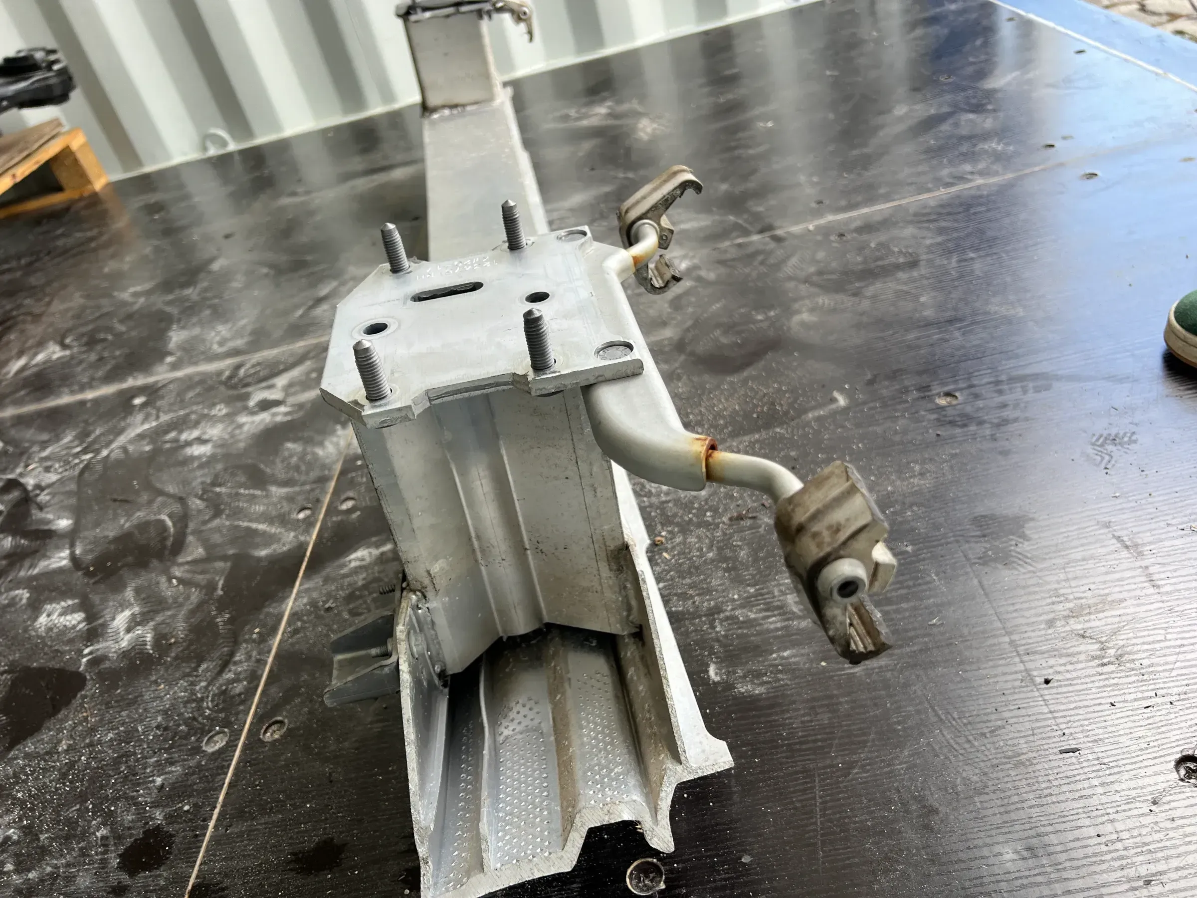 Second image of Mercedes-Benz S-Class W222 Rear Cross Member A2226103500 NEW